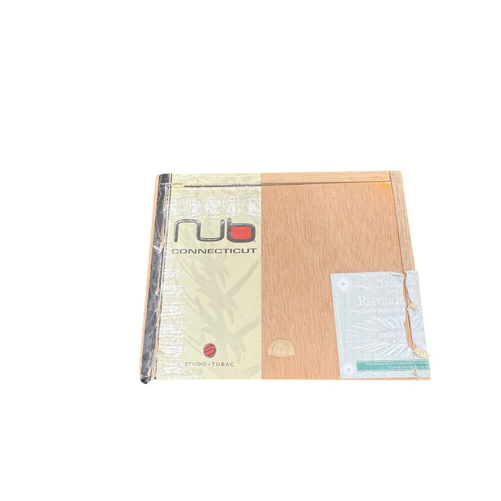 🚬 Nub Connecticut Wooden Cigar Box 358 24 Cigars Rustic Storage Decor - Picture 2 of 4